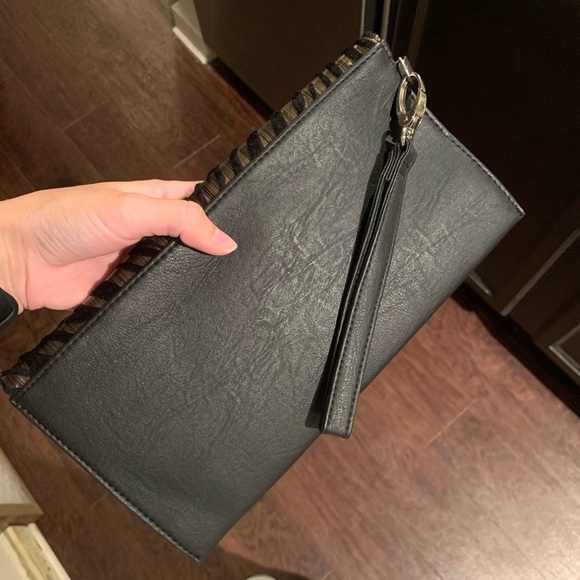 Zebra print faux fur + black leather clutch - Picture 4 of 4